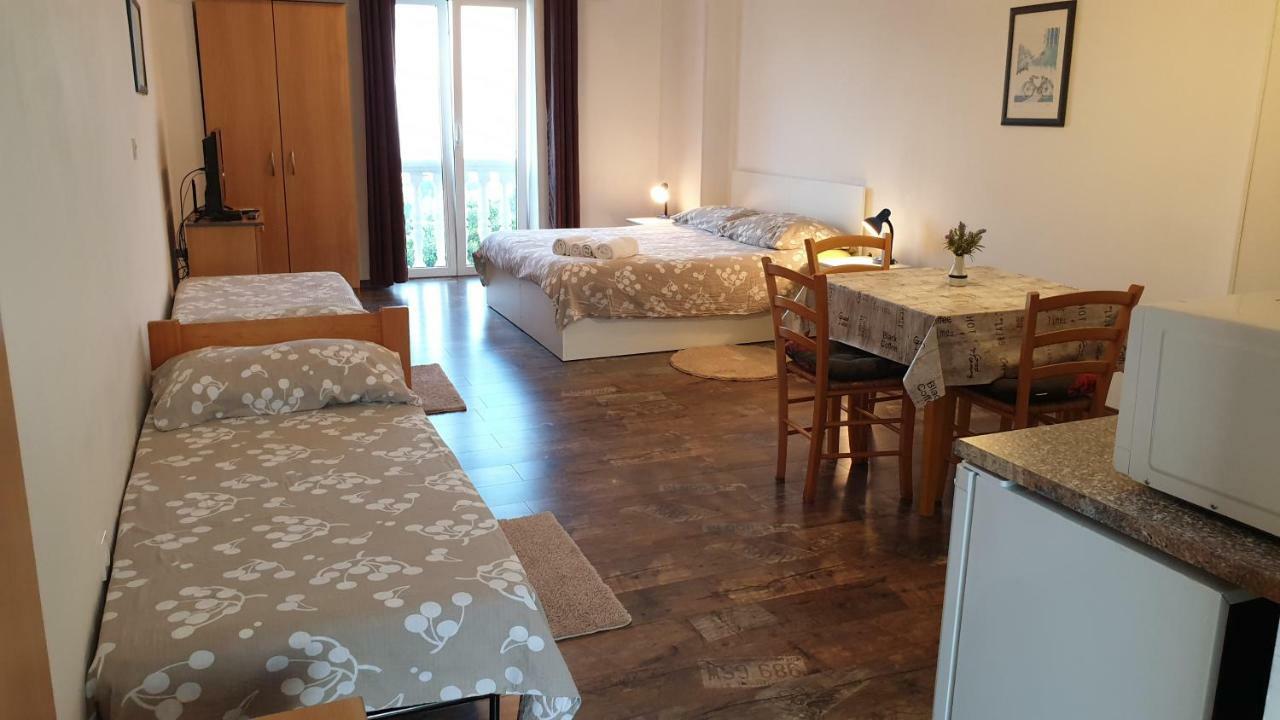 Kolmanic, Sea View, Free Privat Parking Apartment