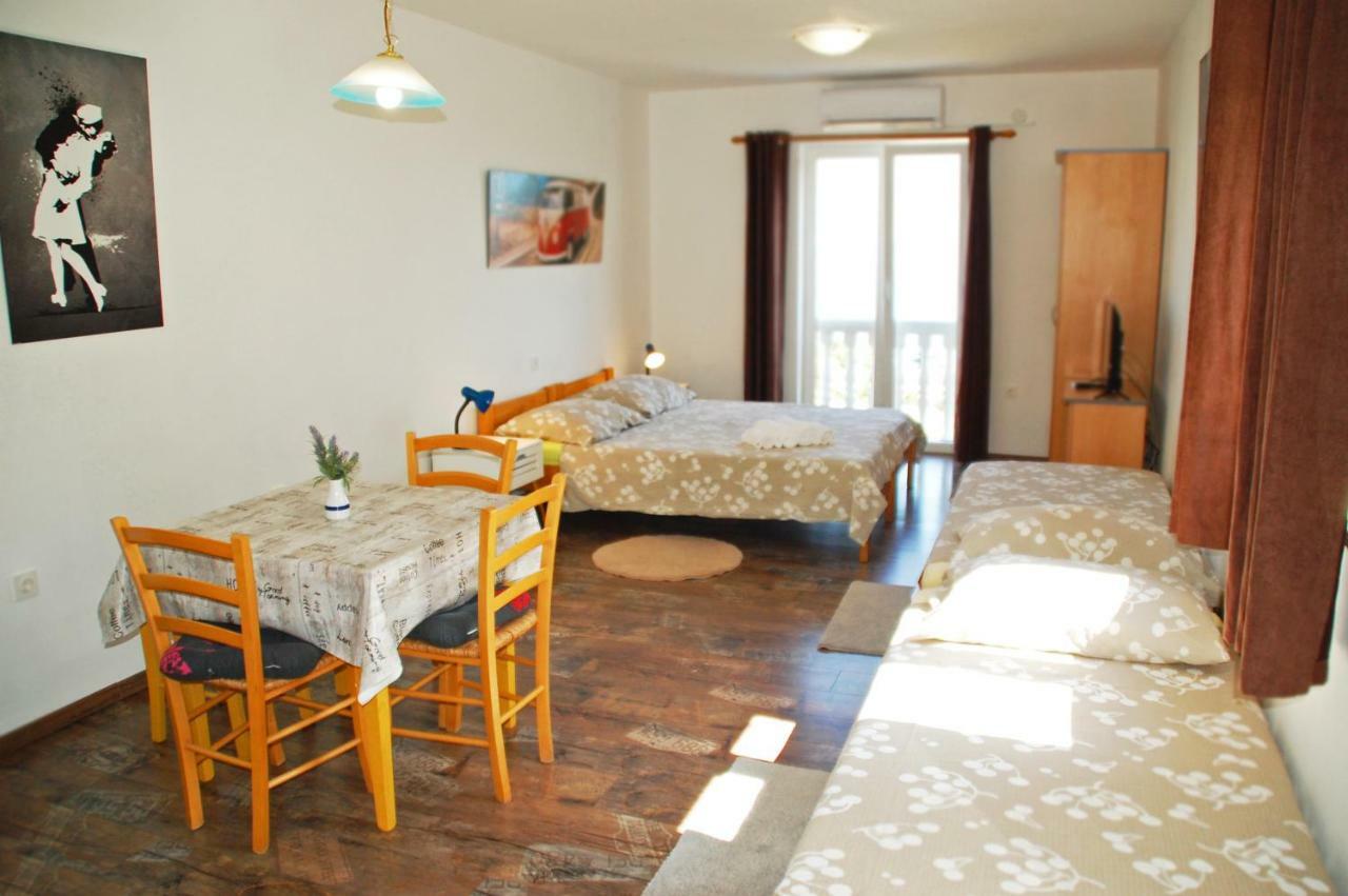Kolmanic, Sea View, Free Privat Parking Apartment